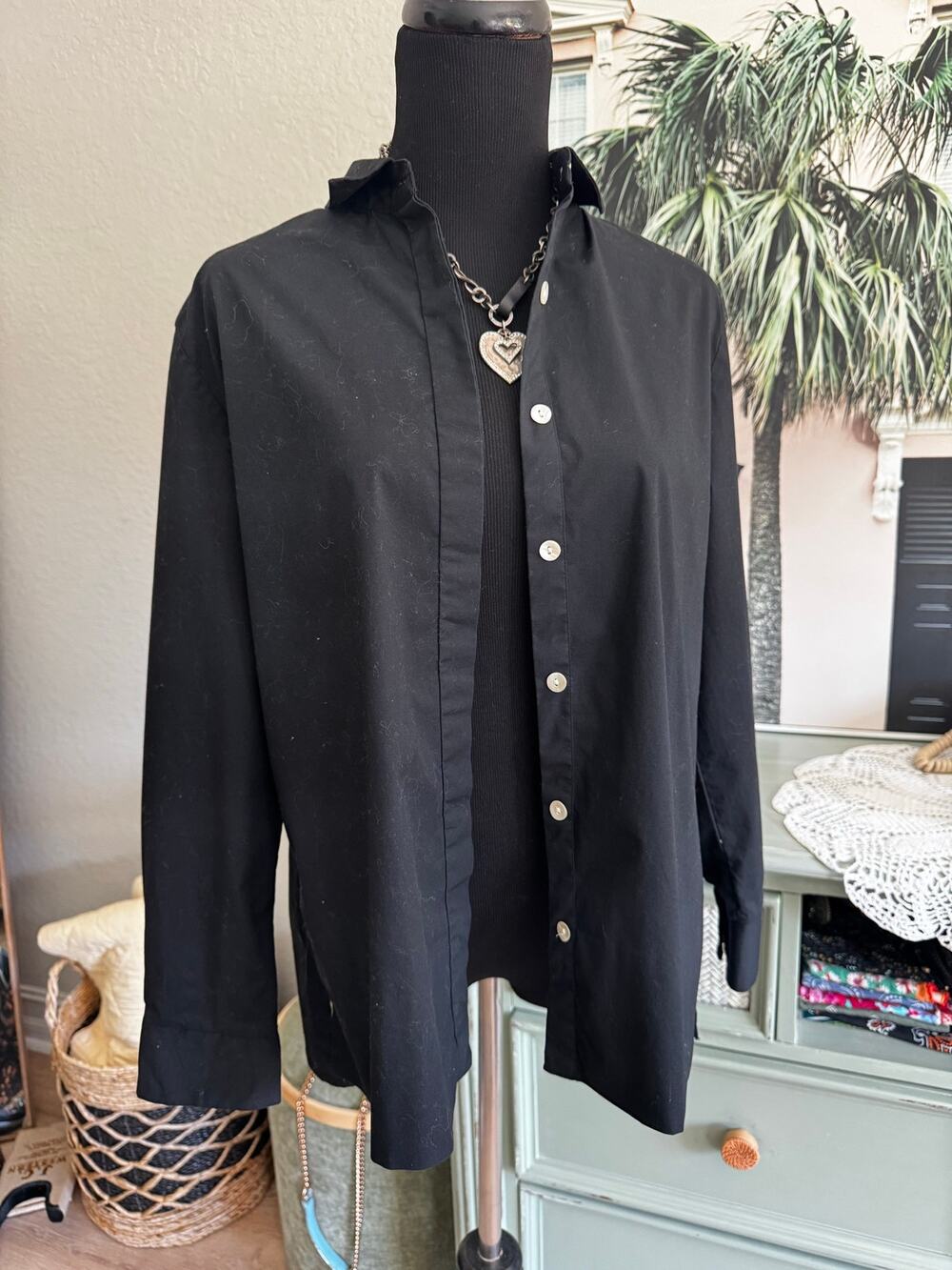 GRETCHEN SCOTT black long sleeve button down shirt size Medium